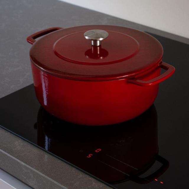 Combekk støbejernsgryde 24 cm – cherry med guldfarvet knop