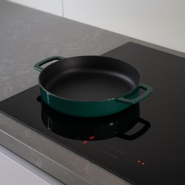 Combekk stegepande 28 cm – holly green med dobbelthåndtag